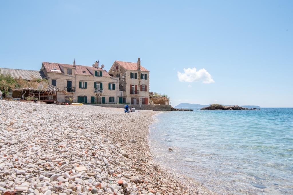 Apartments On The Beach Komiža 外观 照片