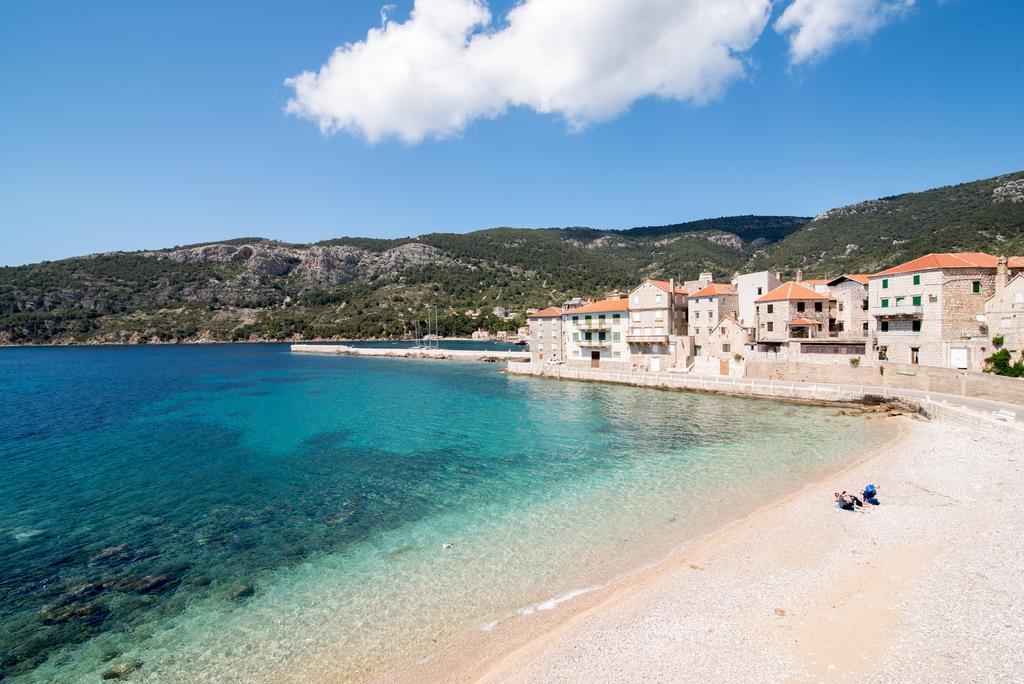 Apartments On The Beach Komiža 外观 照片